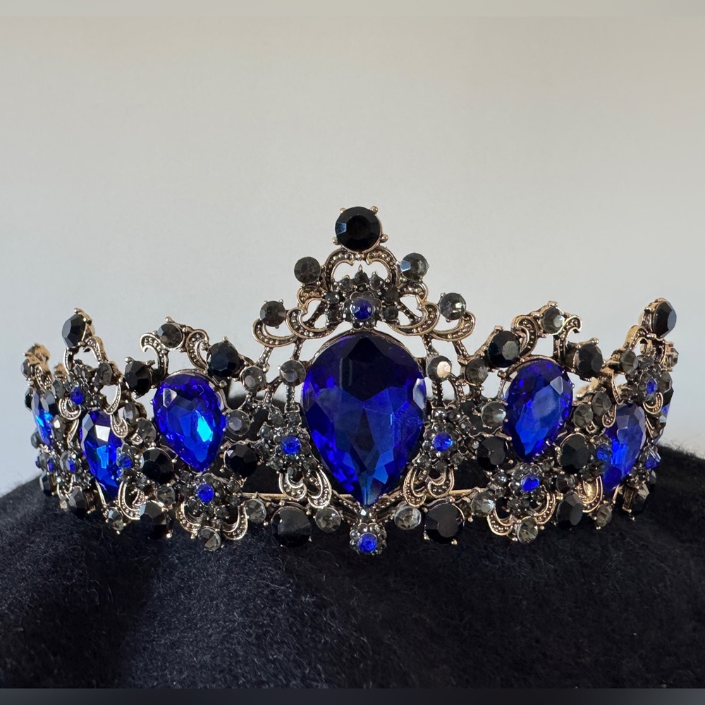 Elegant Blue and Black Gemstone Tiara